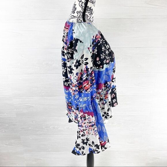Revolve Yumi Kim Wanderlust Silk Bell Sleeve Top - Picture 4 of 9